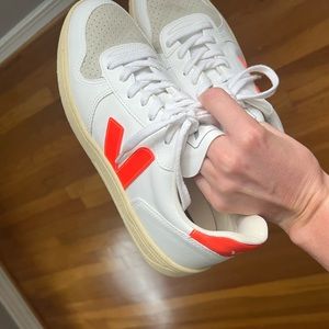 Orange Veja sneakers unisex